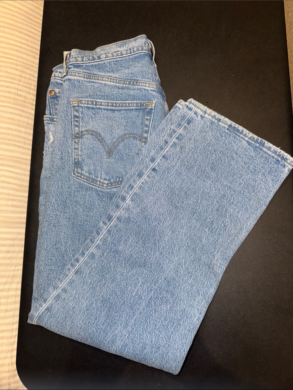 Levi's Ribcage Straight Ankle Jeans - Picture 6 of 8